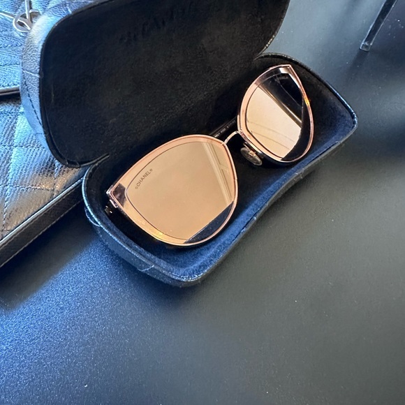 REAL Chanel Rose Gold Cat eye sunglasses - Picture 2 of 4